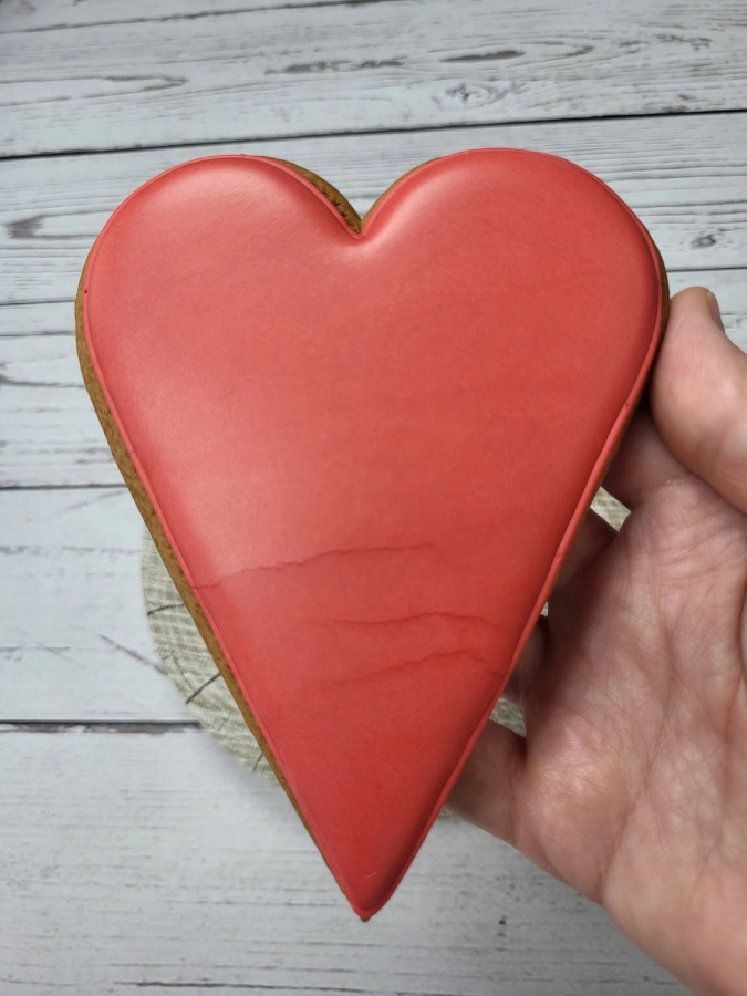 Cracks in royal icing caused by excessive drying temperature