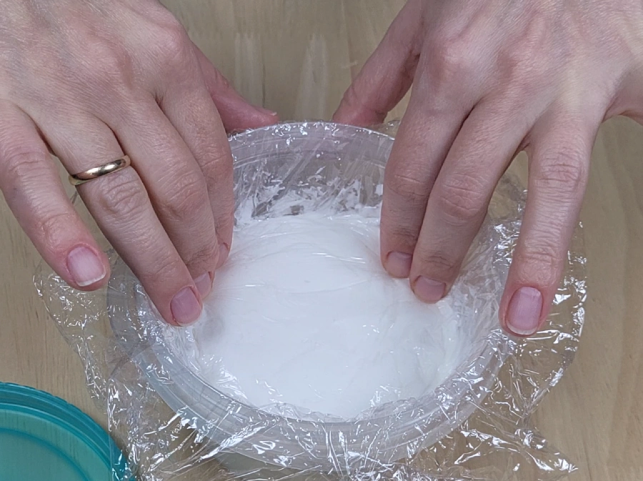 How to store royal icing covered with plastic wrap