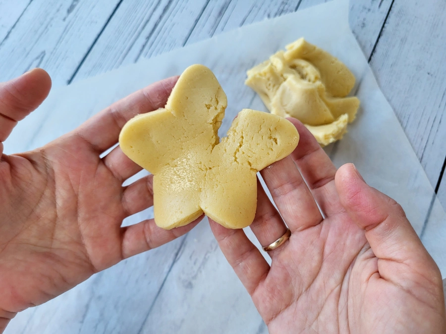 Sticky sugar cookie dough that was not chilled enough